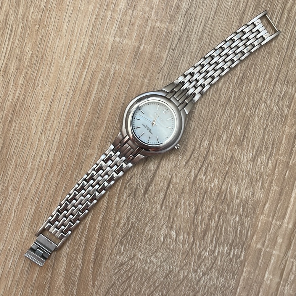 Fossil Women's Silver Watch - Picture 3 of 3